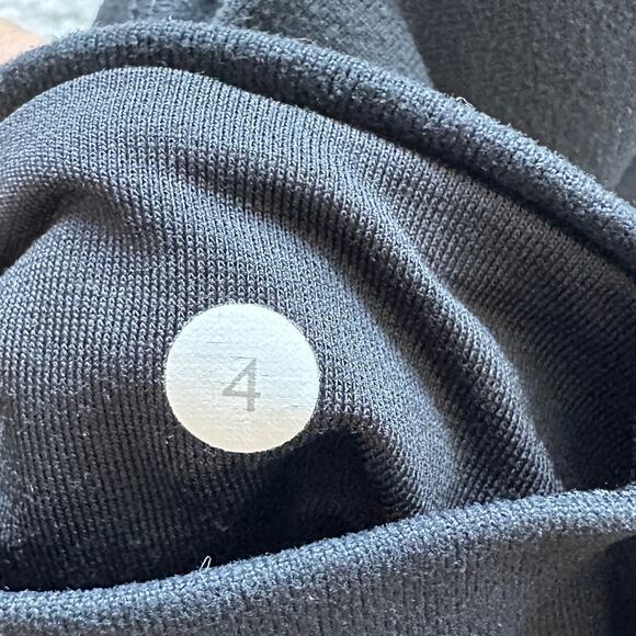 Lululemon Athletica Black Capri Leggings Shorts Size 4 - Picture 4 of 6